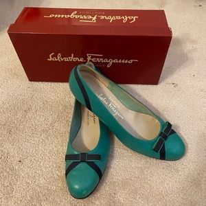 SALVATORE FERRAGAMO Size 8B